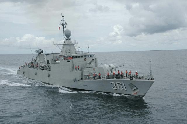 Kapal Perang Republik Indonesia (KRI) yang dilengkapi Radar sebagai pendeteksi objek musuh